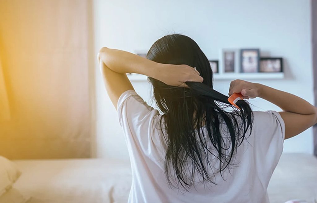 ۵ ترفند کاربردی برای خشک کردن مو بدون ایجاد وز و شکستگی