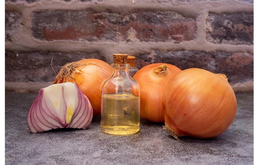 آب پیاز برای مو راه طبیعی و موثر برای توقف ریزش و رشد مجدد مو