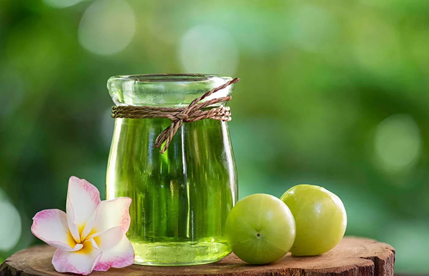 5 تأثیر شگفت‌انگیز روغن آملا و بادام در ترمیم موهای آسیب‌دیده