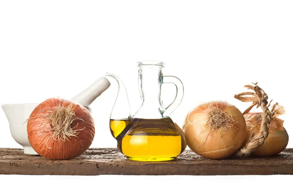 7 دلیل که چرا سلبریتی‌ها به روغن پیاز برای موهای زیبا روی آورده‌اند؟