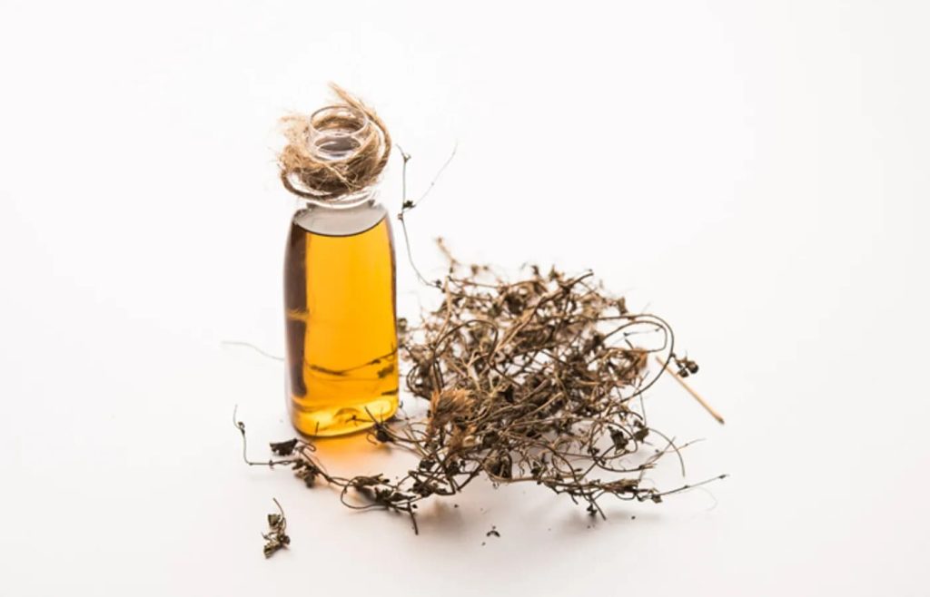 7 فایده مهم روغن برینگراج برای موهای قوی‌تر و سالم‌تر