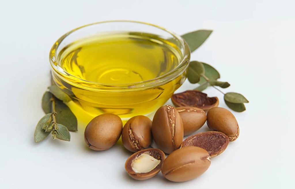 7 نمونه از بهترین روغن مو برای موهای بلند که معجزه میکند😎