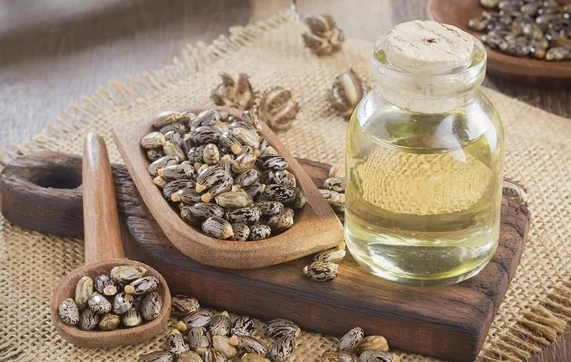 5 دلیل اصلی که باید از شی باتر و روغن کرچک برای موهایتان استفاده کنید!