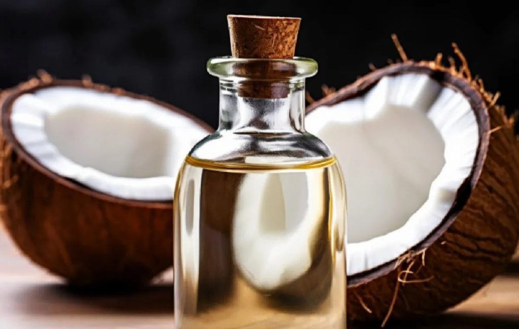 7 تأثیر شگفت‌انگیز ترکیب نارگیل، بادام و گل ختمی برای تقویت مو به همراه معرفی محصول ویژه